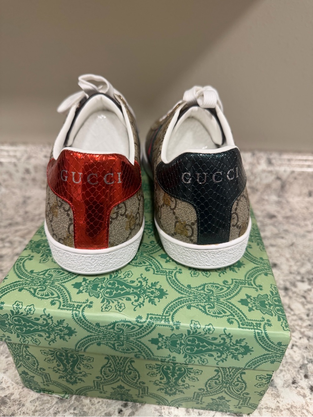 Gucci beige GG canvas sneakers with green and red web and red heel - Picture 3 of 6